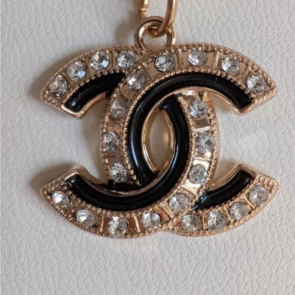 🌺Chanel Gold Tone Metal Crystal Zipper Pull
Button Charm 22mm🌺